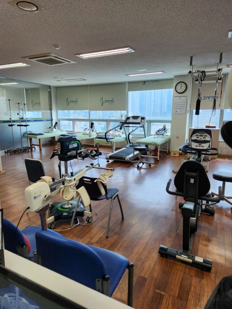 평택21세기병원의 운동치료실