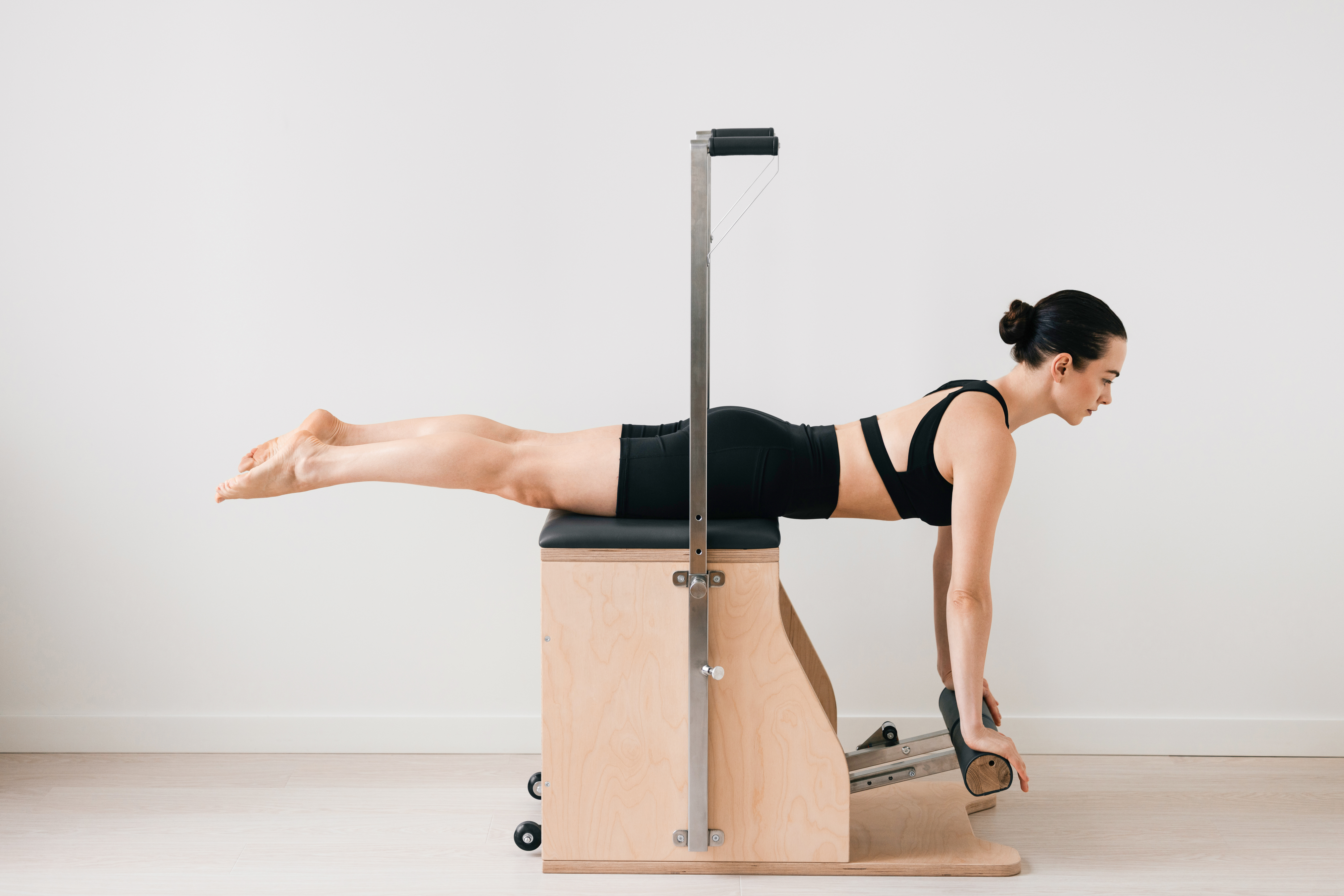 체어를 이용한 스완 동작