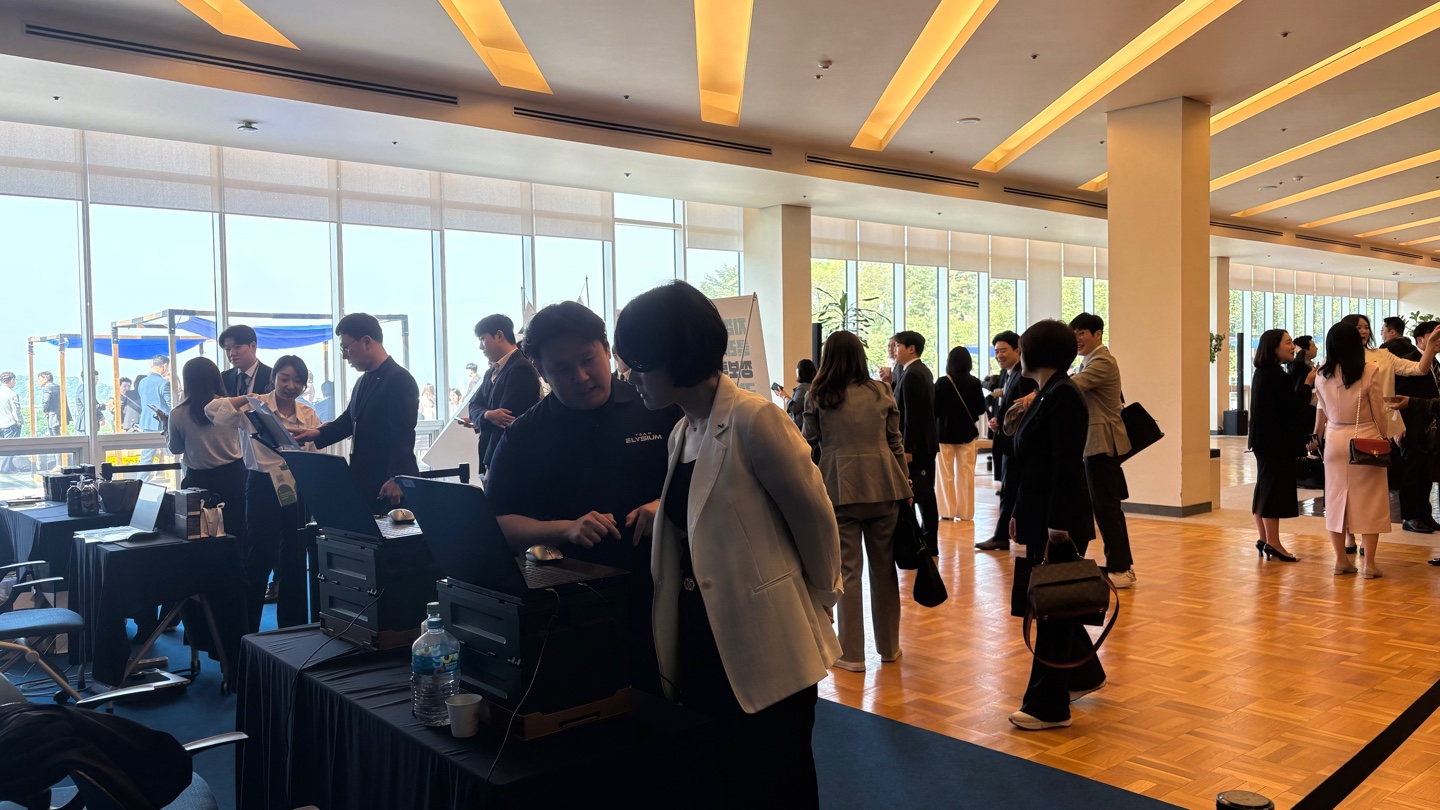 바디닷을 체험해주시는 교보생명 임직원분들