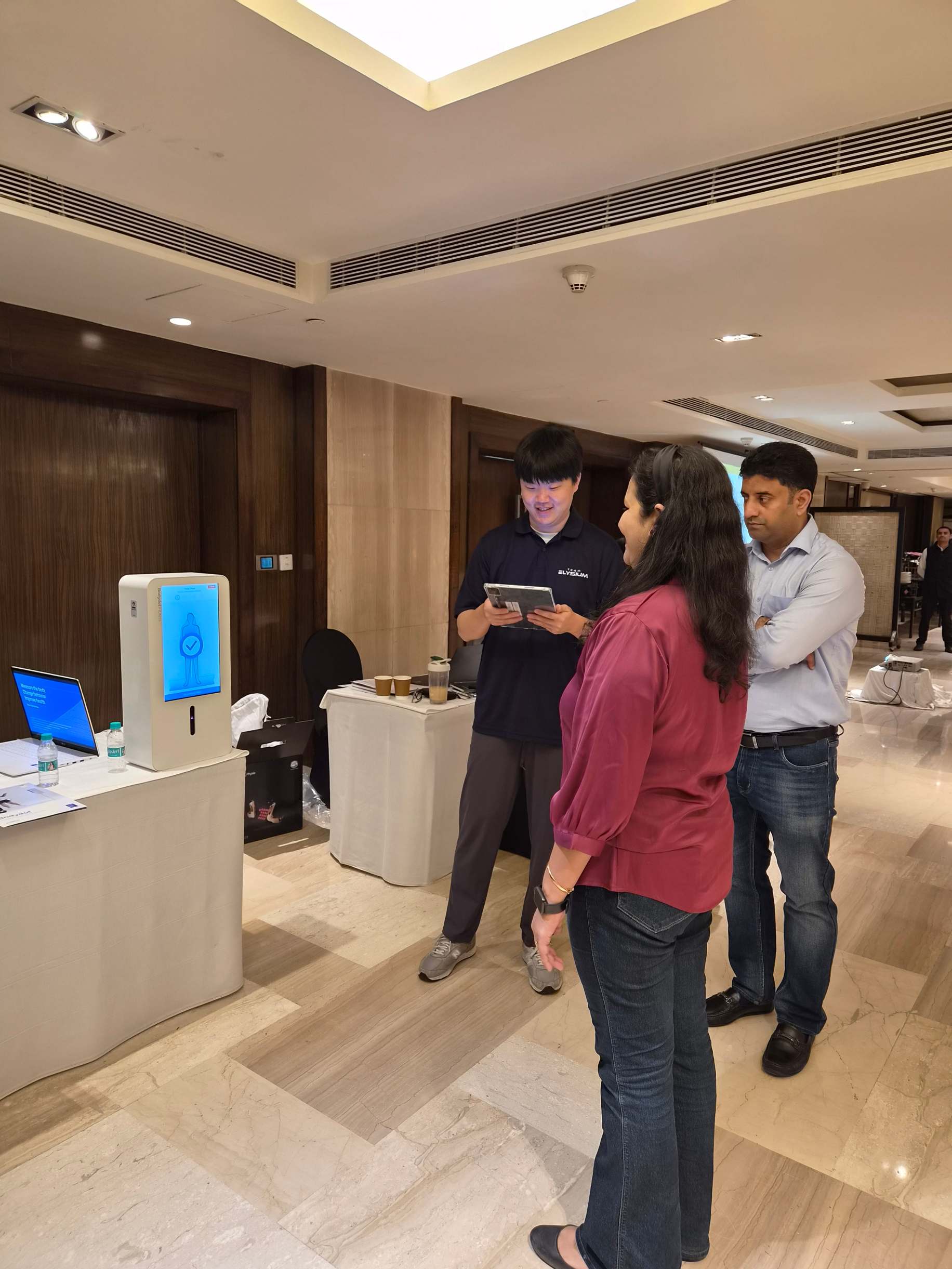 Bodydot body analyzer demo at an export consultation in India
