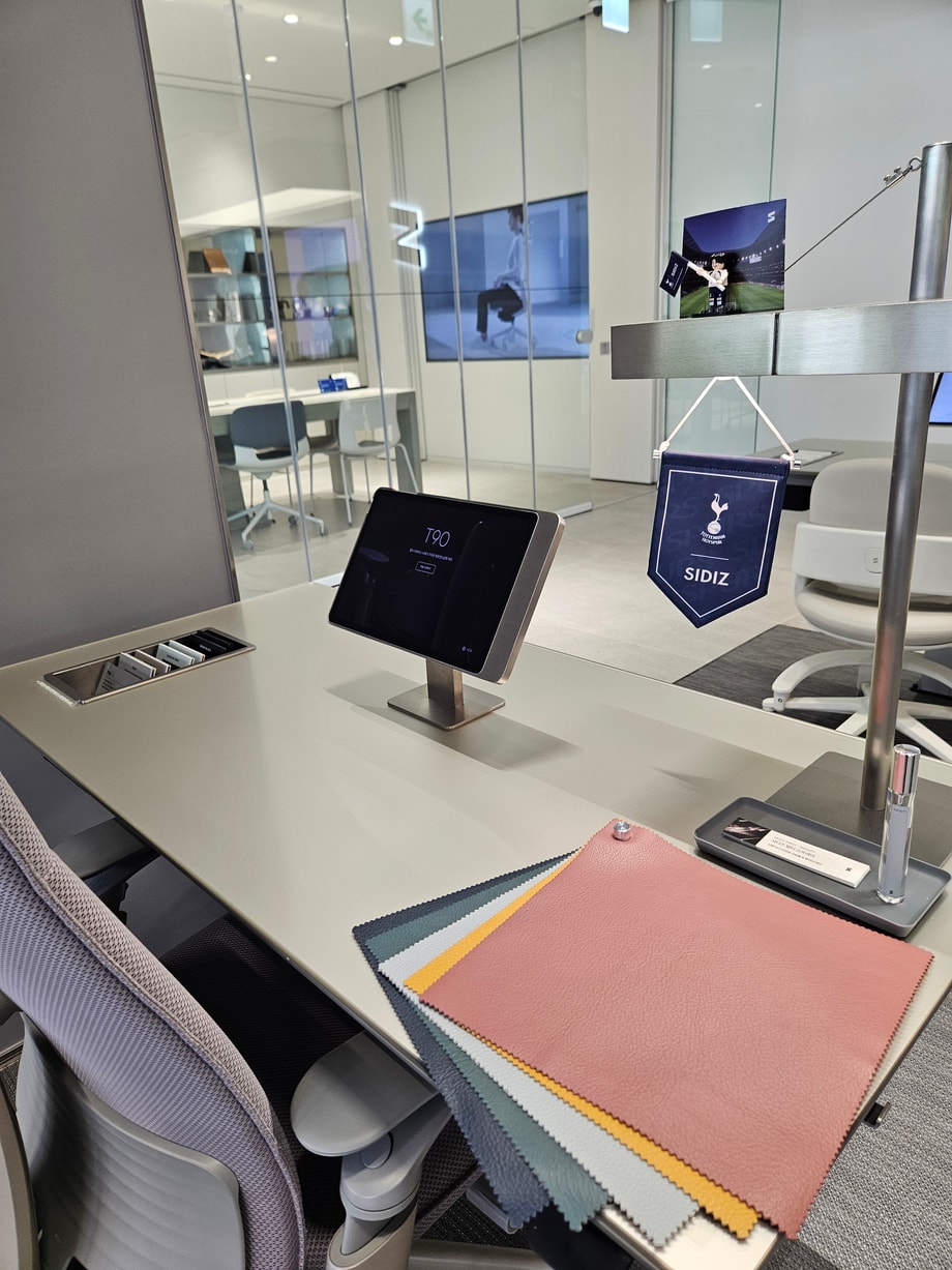 SIDIZ chair display with fabric swatches