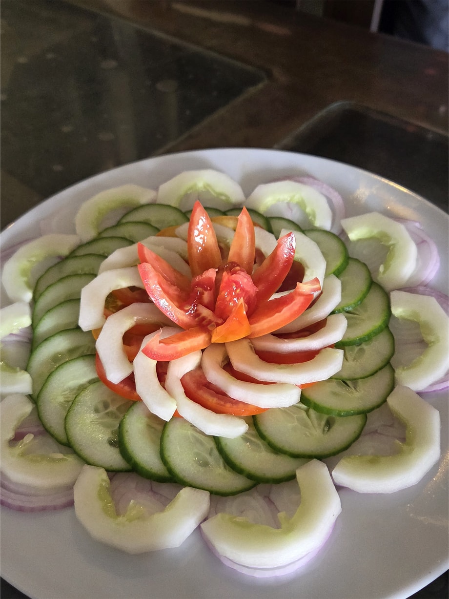 이 화려한 플레이팅..어쩐지 음식이 늦게 나오더라니..