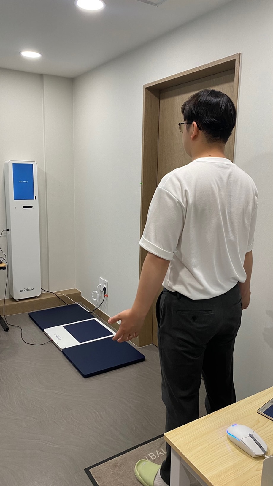 체형 분석하는 모습(정면)