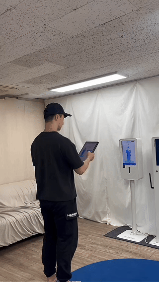 바디닷은 뒤에 사람이나 물체가 있어도 측정자만 정확히 인식함